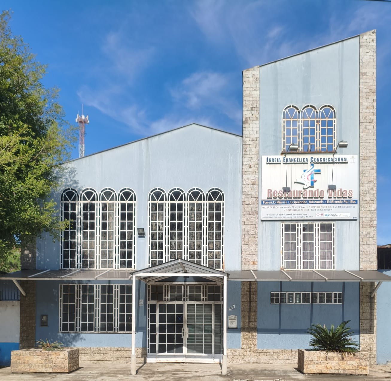 Fachada da Igreja Restaurando Vidas